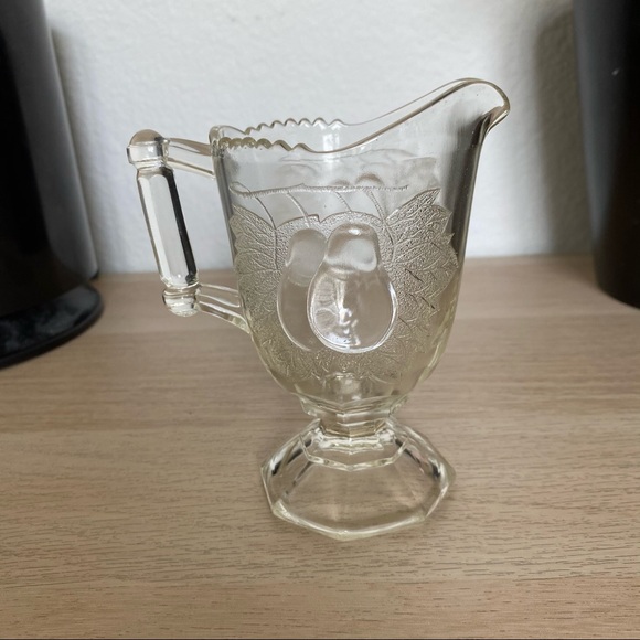 Art Deco Jeannette Glass Creamer - Picture 2 of 10